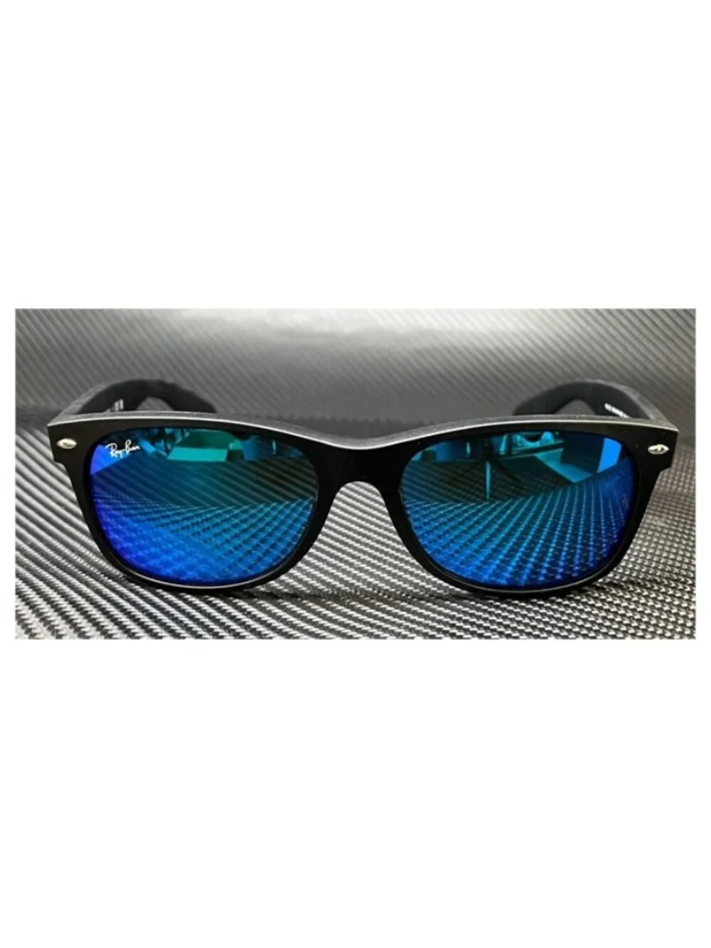 New Ray Ban Men  Black Sunglasses  52- 18- 145